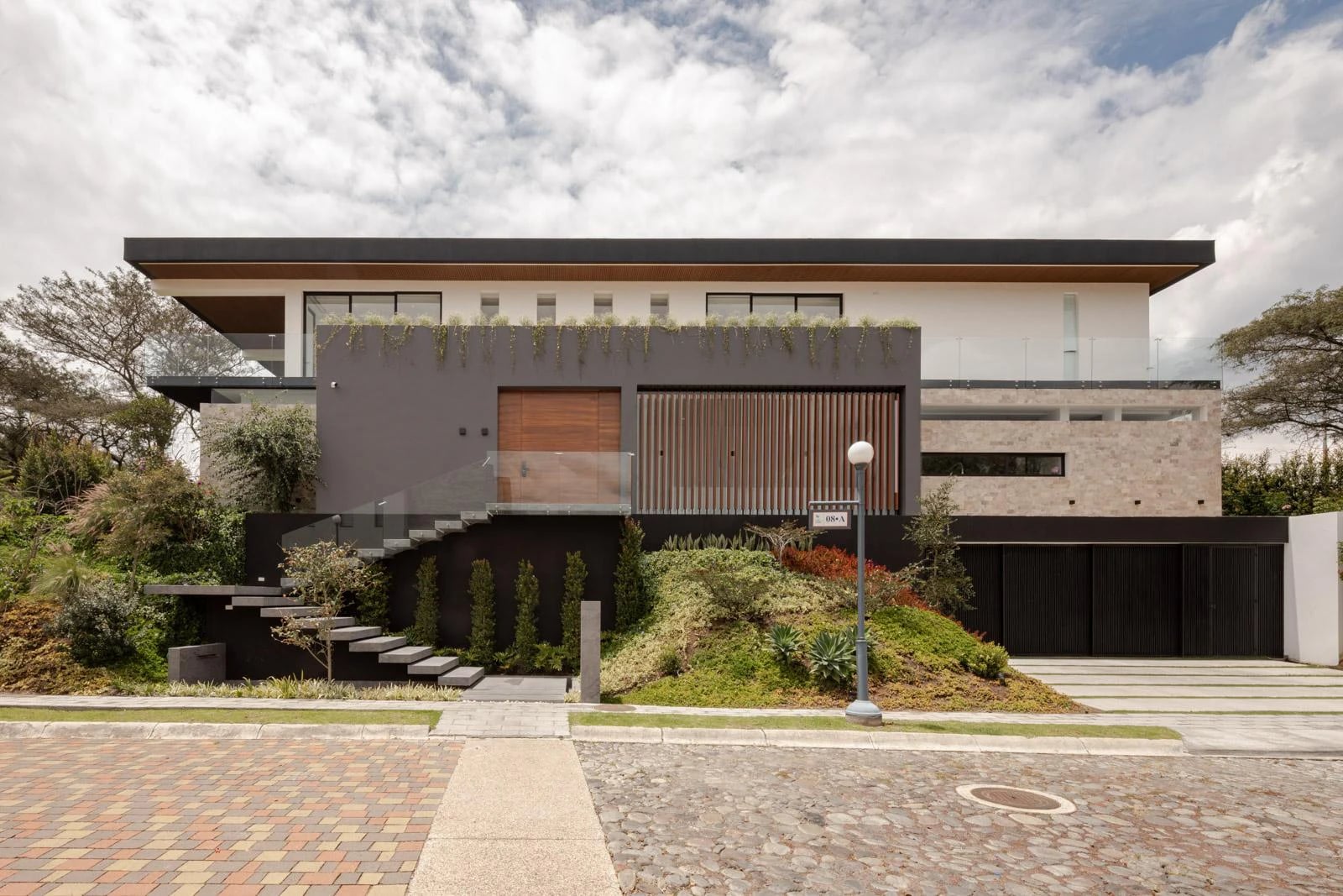 Casa Magnolia, obra de Collectif+3 en Puembo, Quito, Ecuador, imagen 1